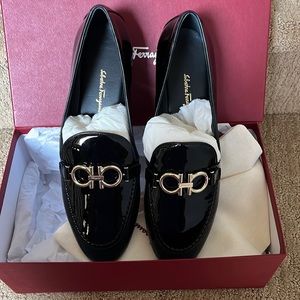 New Ferragamo patent leather black loafer trifoglio 1.0 cm 10 size 10 AA NERO